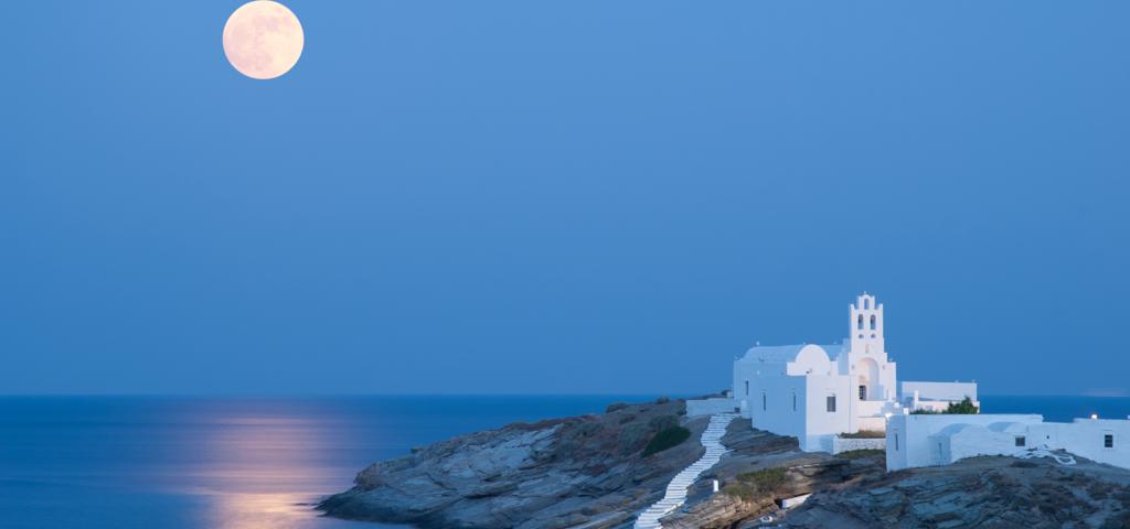 Τα 5 ελληνικά νησιά που προτείνει για διακοπές η βρετανική Metro UK 